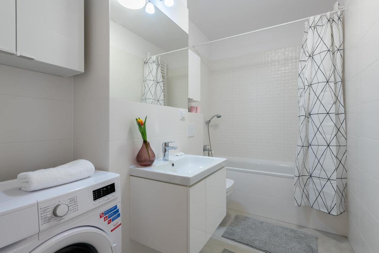 P&O Corporate Serviced Apartments Cybernetyki 바르샤바 외부 사진